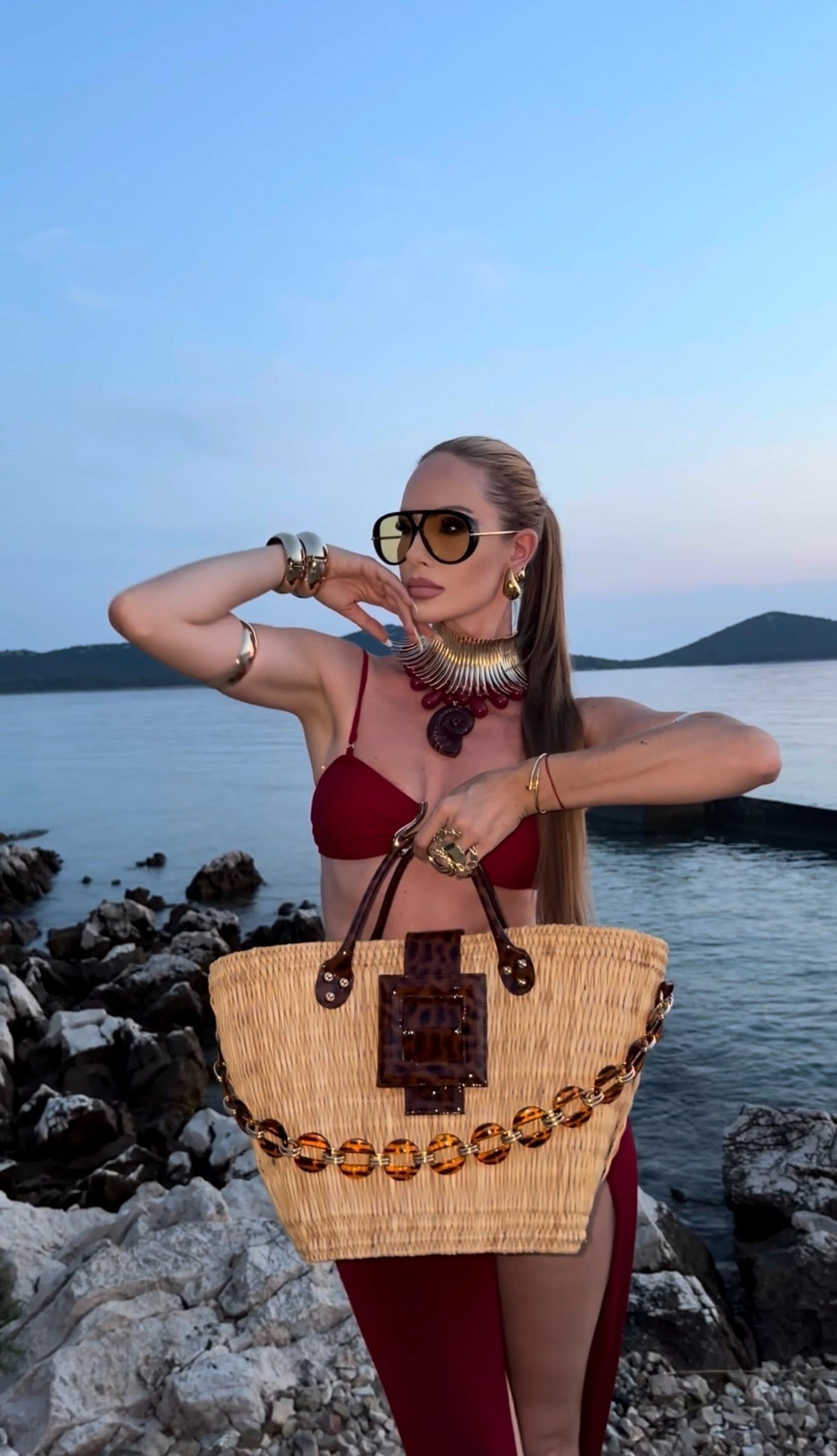 NEW ARRIVAL - Summer Beauty Tortoiseshell Chained Celeste Straw Bag