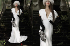 NEW ARRIVAL - Frozen Garden Clutch